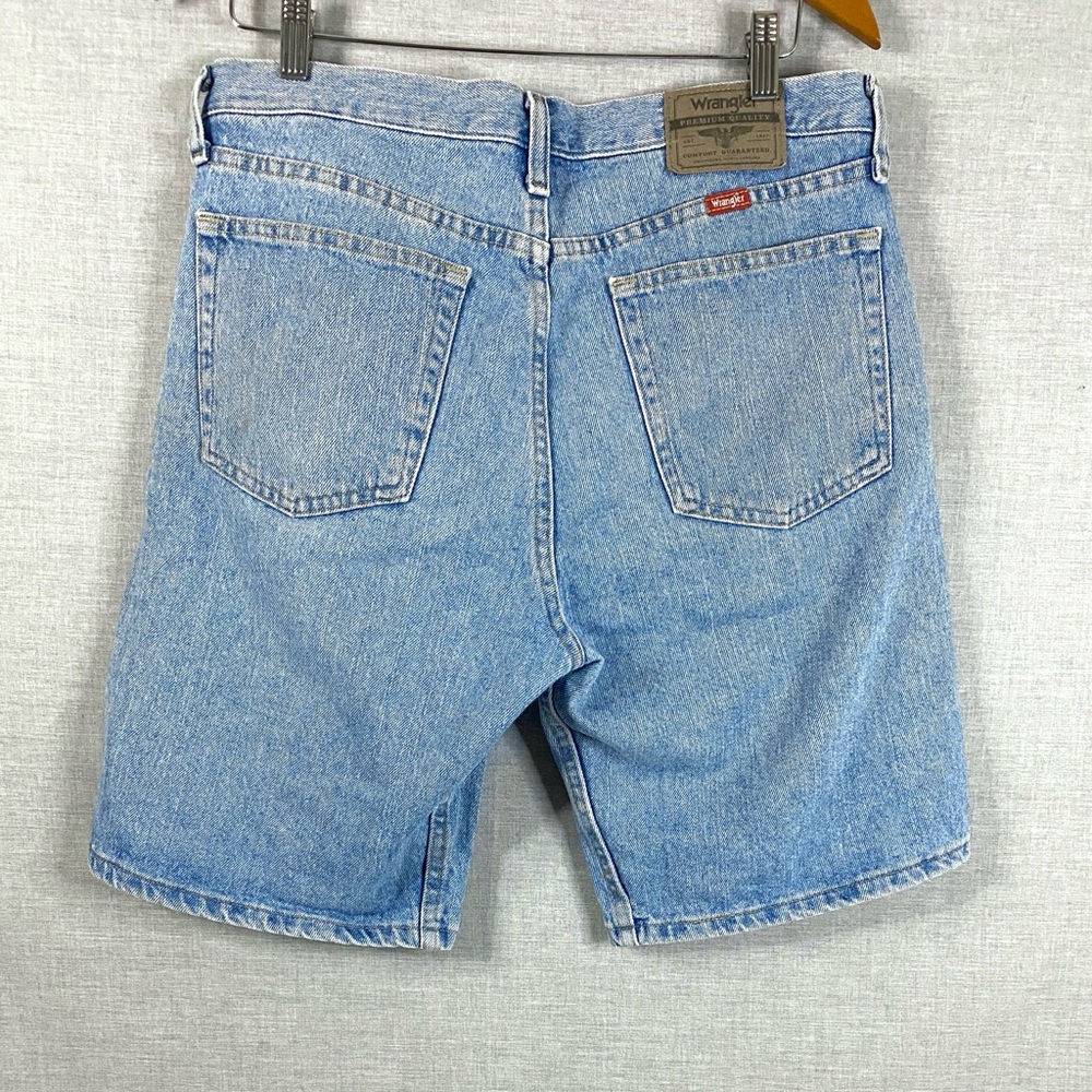 Wrangler Men's 10” Relaxed Fit 5 Pocket Denim Short Medium Wash Blue Size 32 - Picture 5 of 5